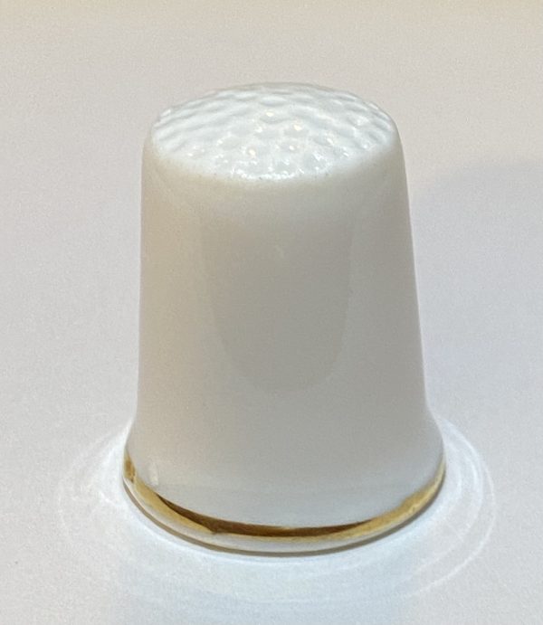 Luxembourg Porcelain Thimble - Thimblelina.com