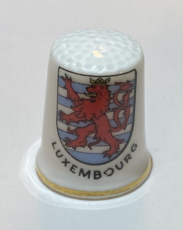 Luxembourg Porcelain Thimble - Thimblelina.com